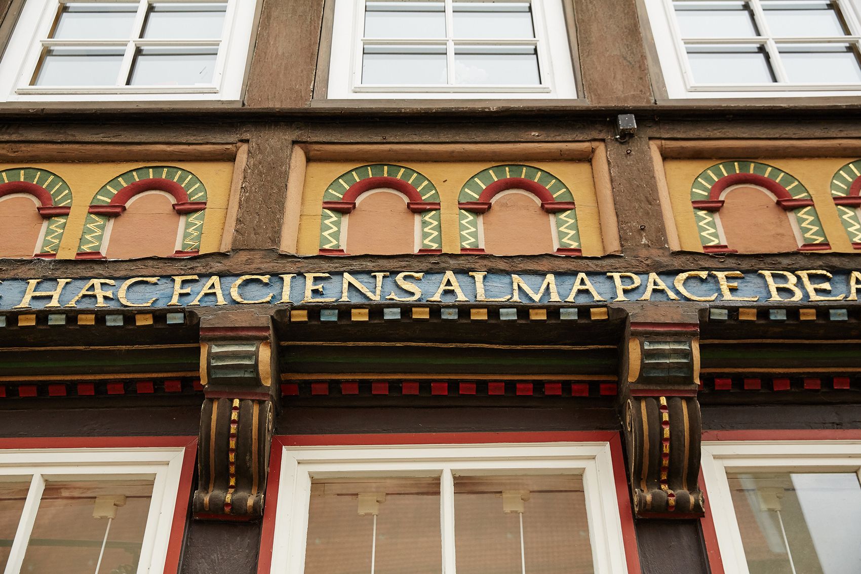 {nbase:fileProperty(propertyName: 'alternative', falId: {item})}