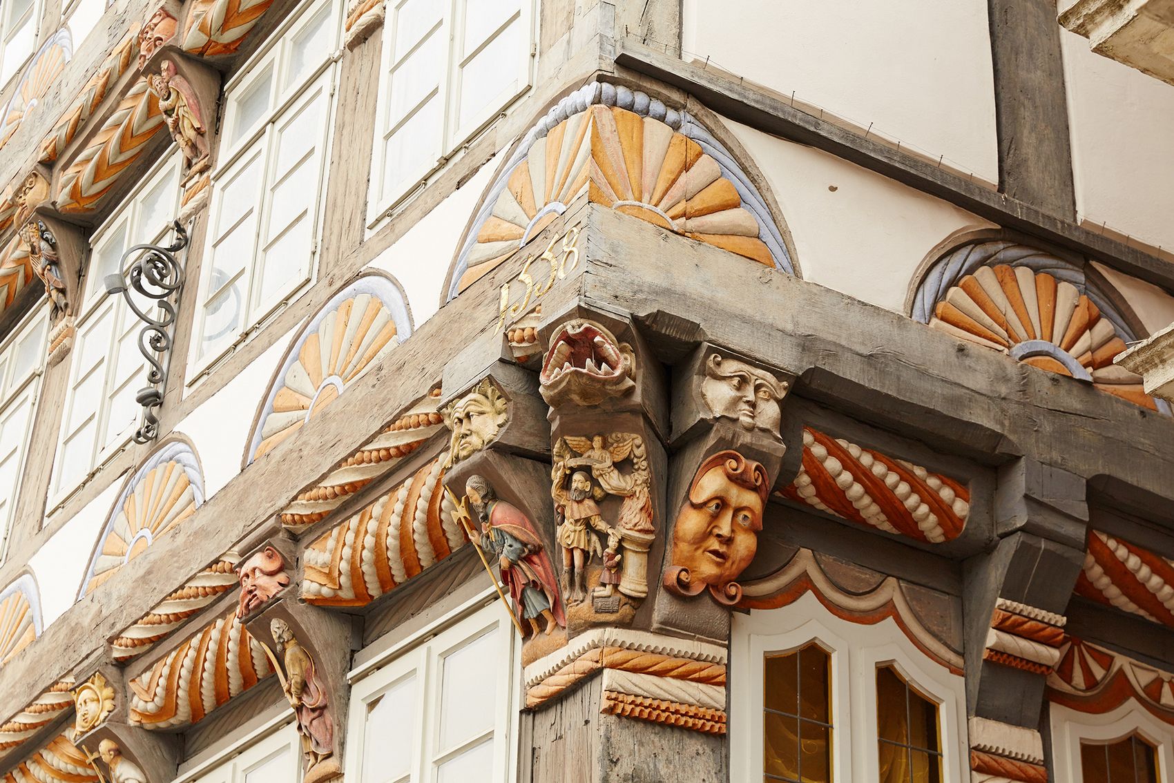 {nbase:fileProperty(propertyName: 'alternative', falId: {item})}