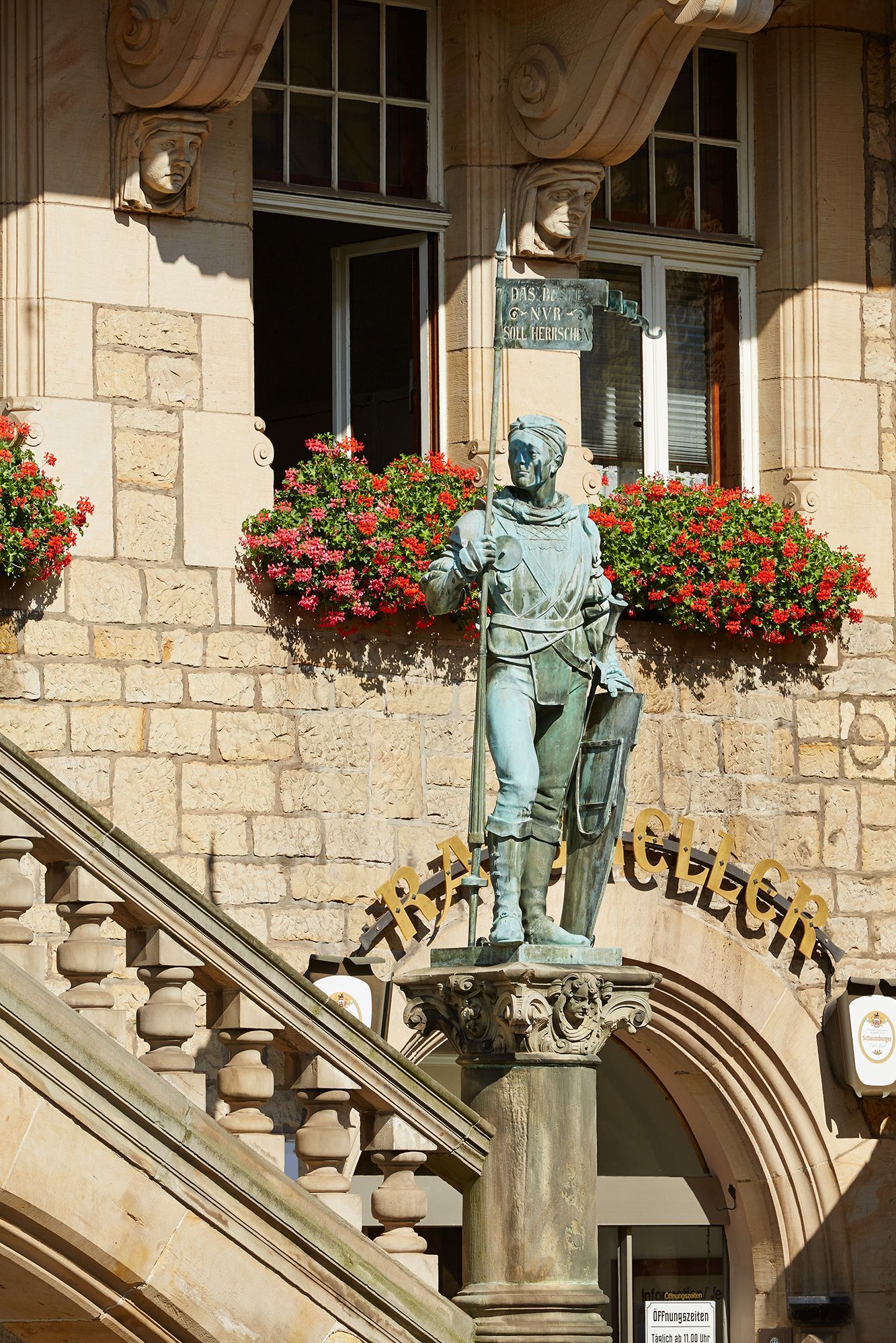 {nbase:fileProperty(propertyName: 'alternative', falId: {item})}