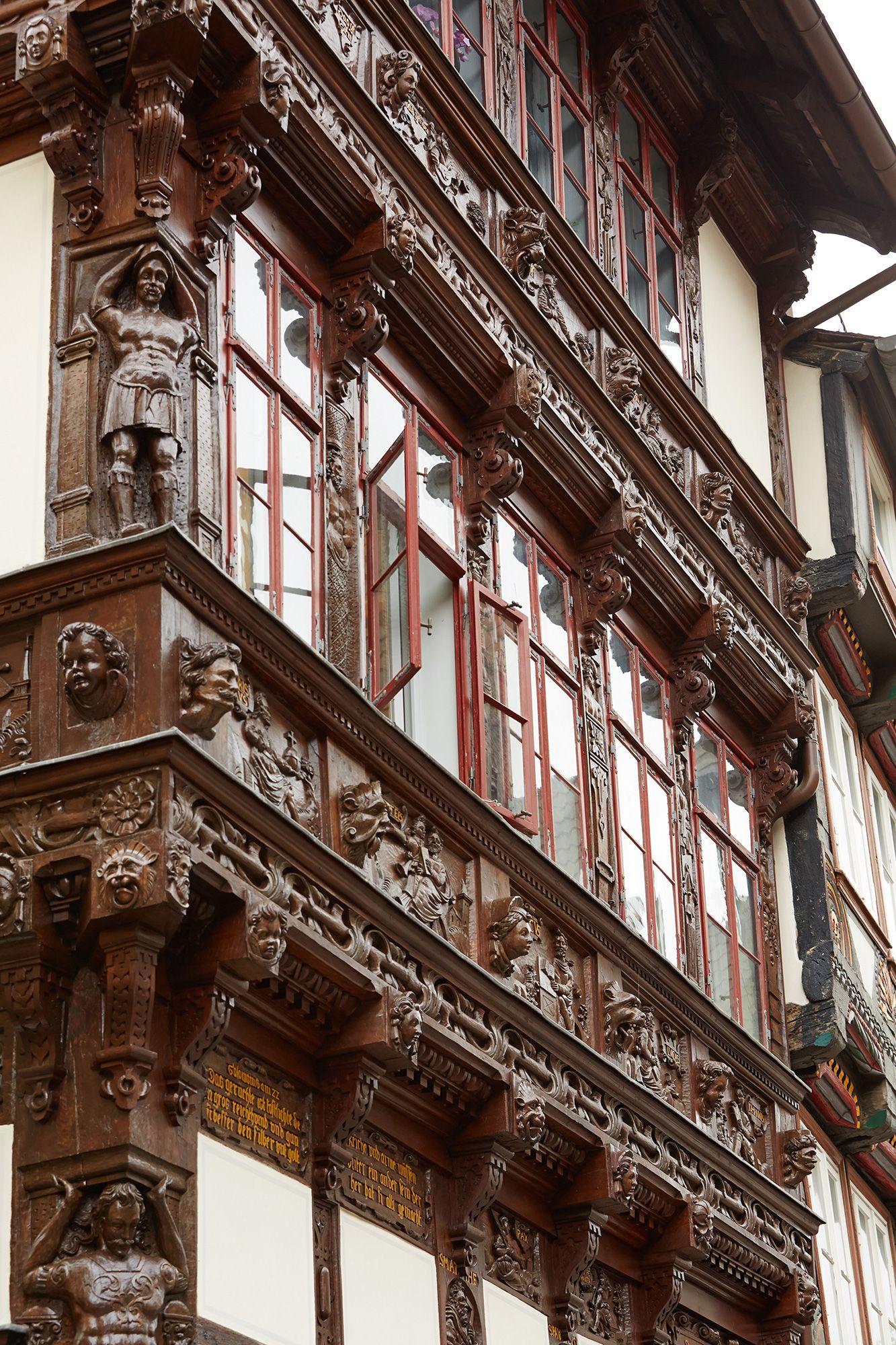 {nbase:fileProperty(propertyName: 'alternative', falId: {item})}